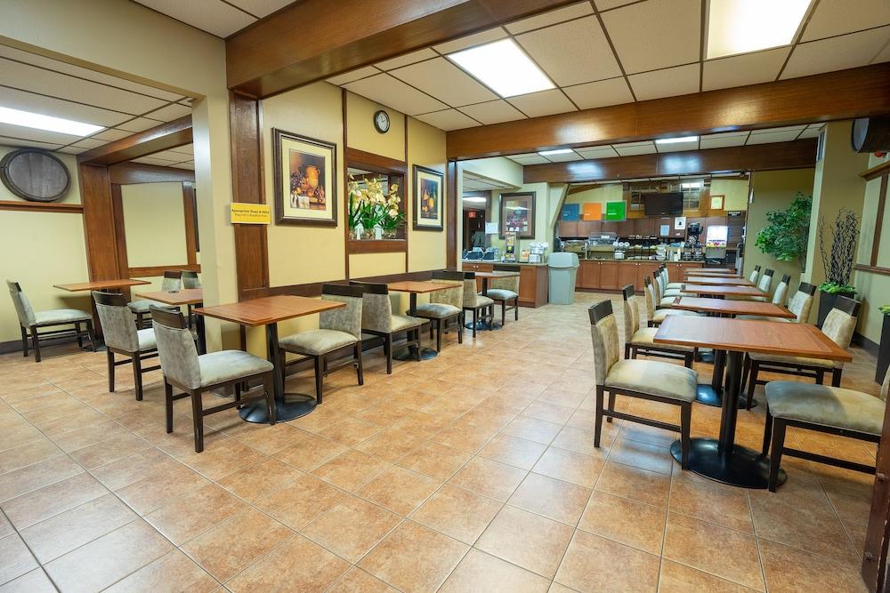 Comfort Inn & Suites Edmonton Exterior foto