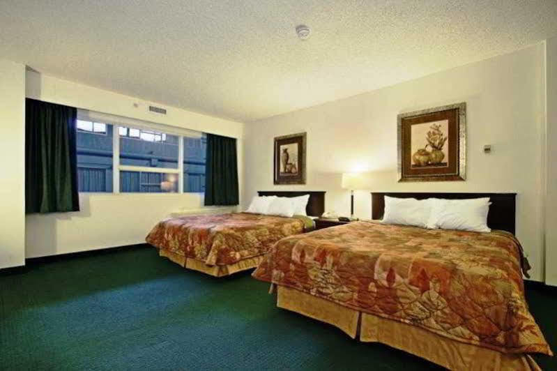 Comfort Inn & Suites Edmonton Exterior foto